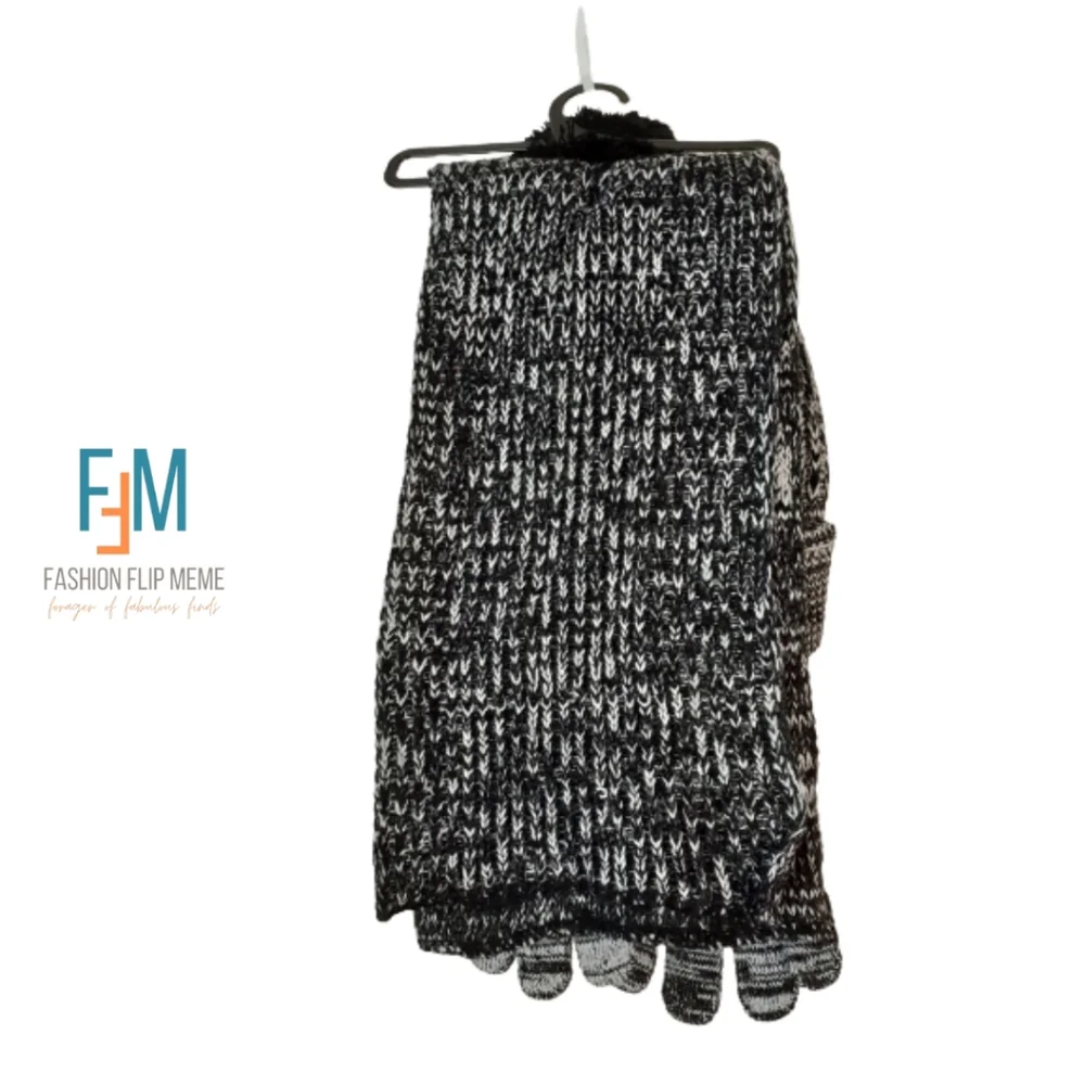 S.W.A.K. Black & Gray CUTE 3pc PomPom Food Hat Scarf Glove Set OS Unisex New!